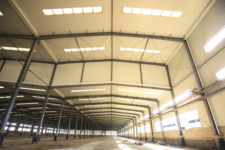 Светлая стальная конструкция