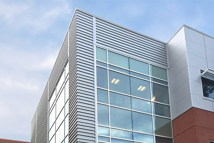 Здание со стеклом