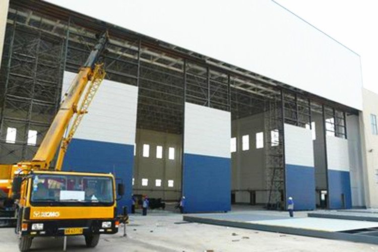 Ангар Дверь