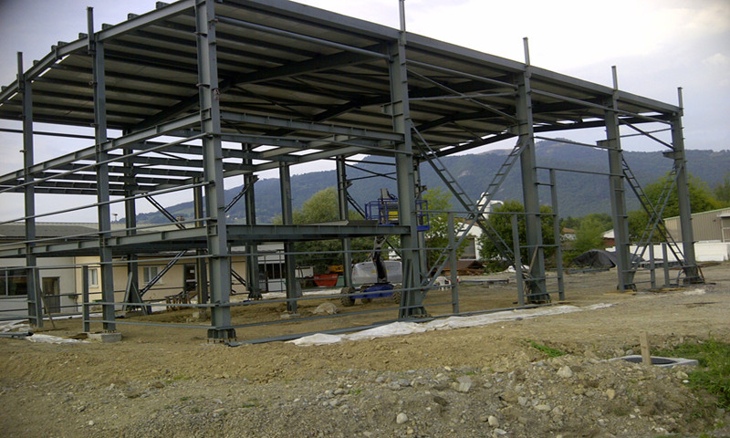 Светлая стальная рамка