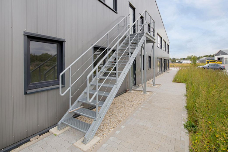 Стальная лестница