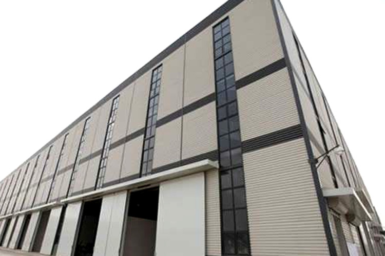 Здание высокого роста стали