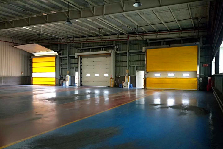 промышленная дверь