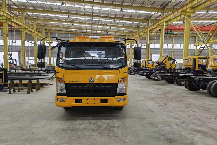 грузовая машина