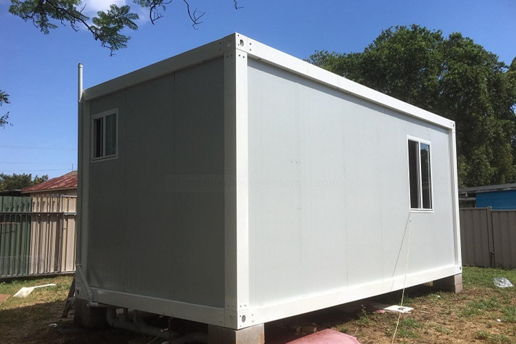 Нефтяное поле дома