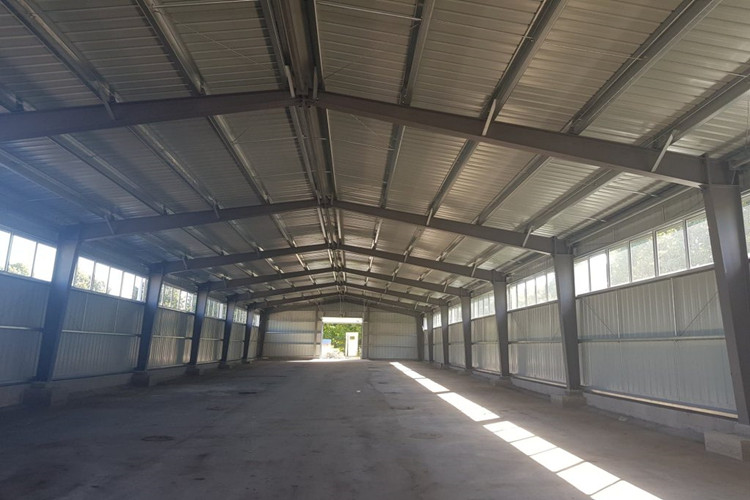 Стальная сарай